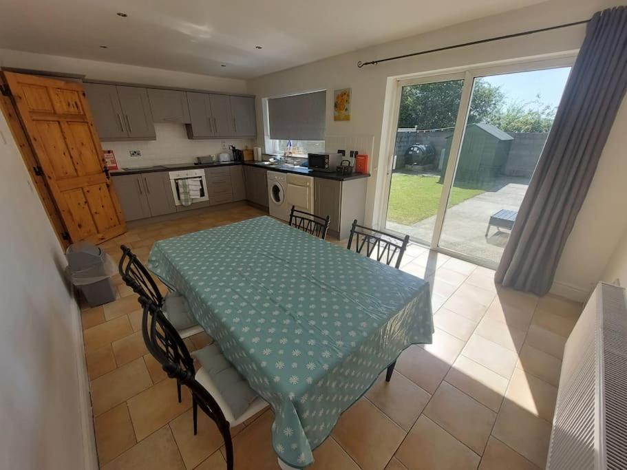 3 Bed Semi-Detached House In A Quite Estate Villa Bruff Bagian luar foto